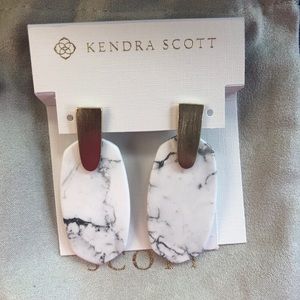 NWT Kendra Scott White Howlite Aragon Earrings